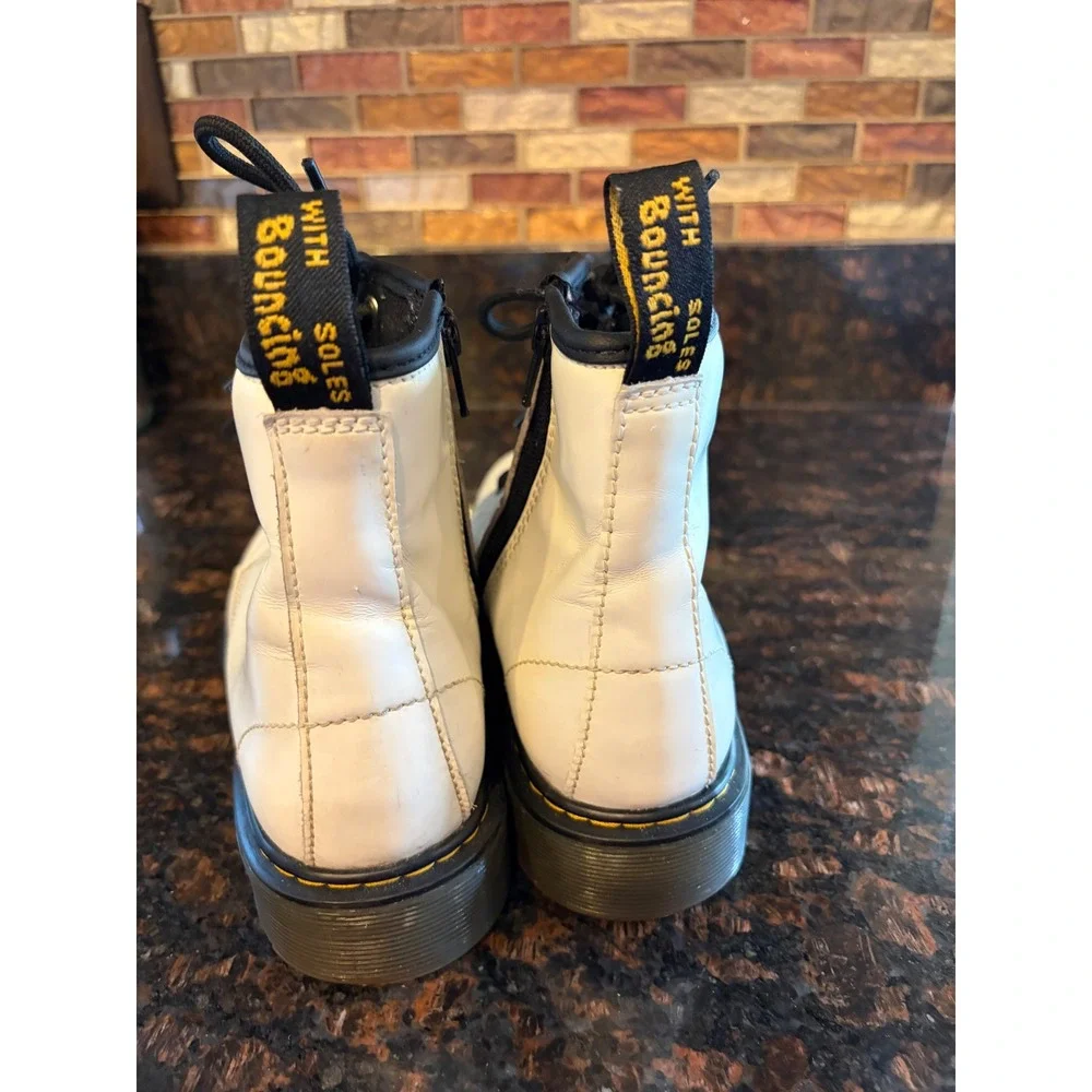 Dr. Martens 1460 J Boots Kids Size 4 US M 5 US L White Good Combat Zip Leather